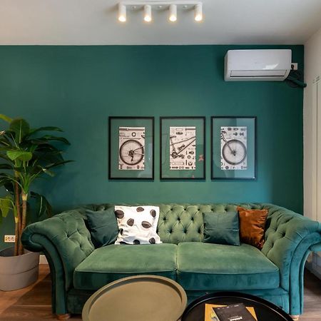 Downtown Retreat: Spacious 2-Br By Unirii Square Bucharest Luaran gambar