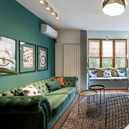 Downtown Retreat: Spacious 2-Br By Unirii Square Bucharest Luaran gambar
